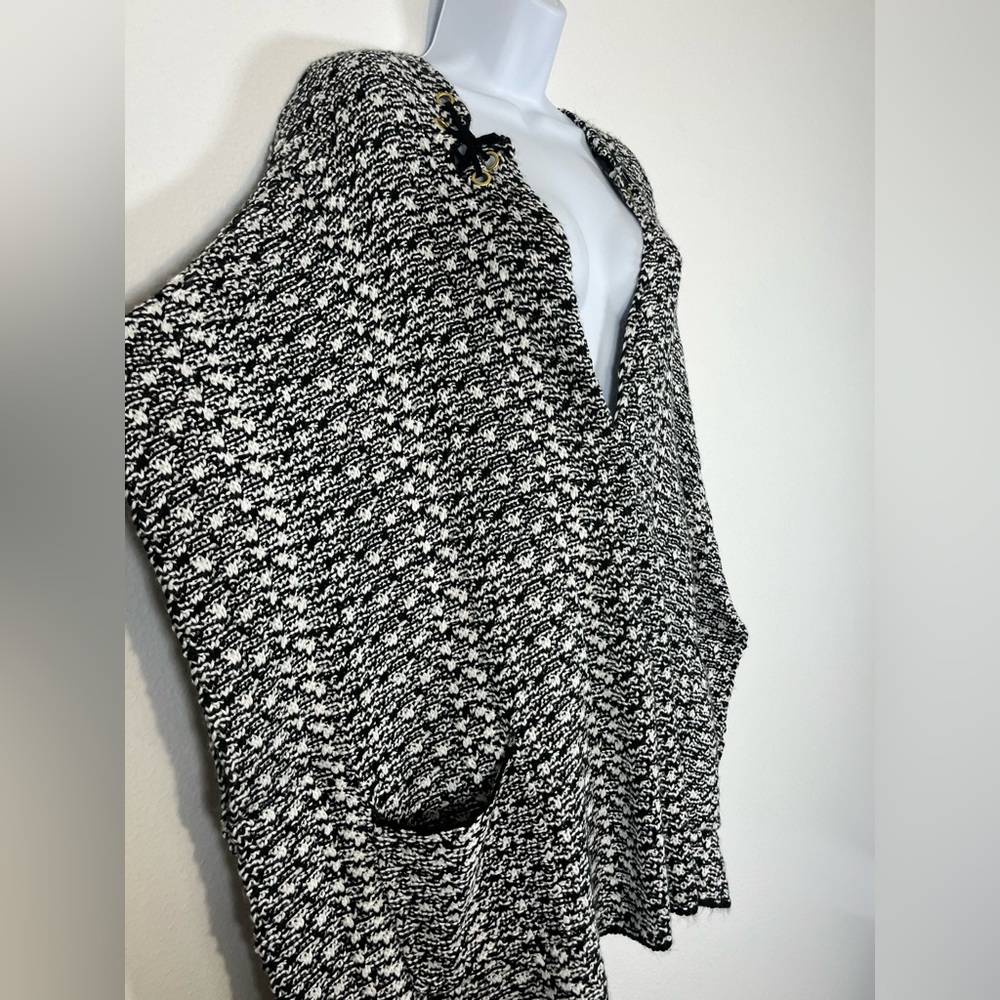 Chico’s OS Black White Monochrome Knit Cardigan Lace Up Neck Sweater SzOS